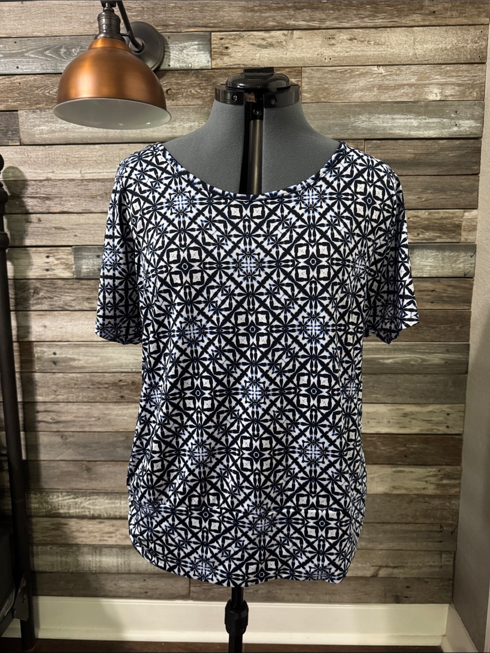AB Studio Navy and White Geometric Short-Sleeve Tee